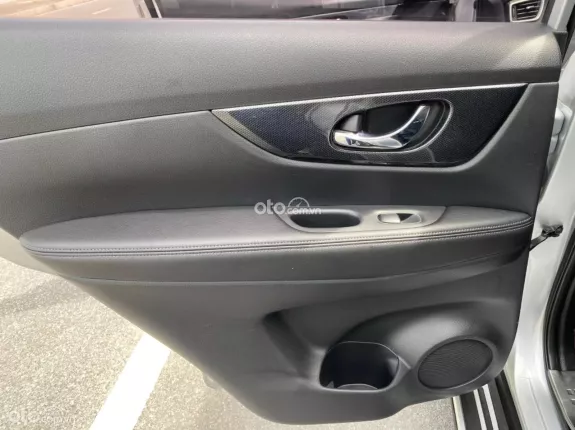 Nissan X trail 2.0 SL 2WD Premium 2017 - Tư nhân biển Hà Nội. Xe đẹp chất như xe mới