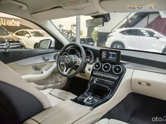 Mercedes-Benz C180 AMG 2021 - Xe cũ giá tốt, hỗ trợ vay ngân hàng