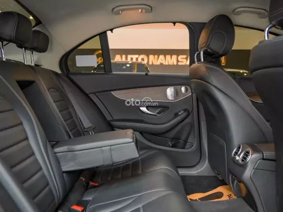 Mercedes-Benz C200 Exclusive 2020 - Model 2021 Full bảo dưỡng - Ưu đãi giá tốt liên hệ em Tùng