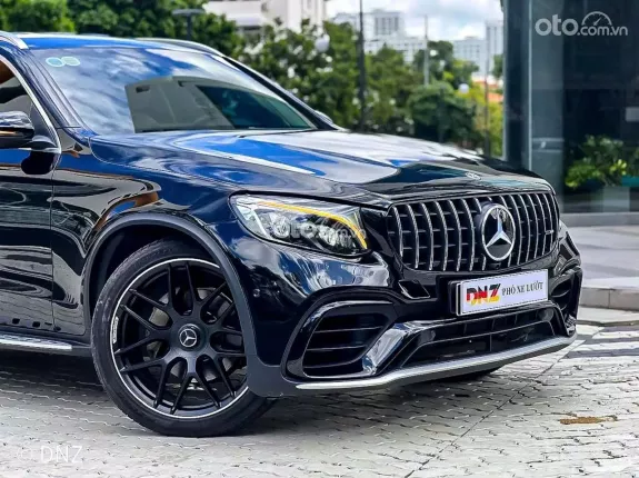 Mercedes-Benz GLC 250 4Matic 2020 - Dáng xe cân đối và vững chãi