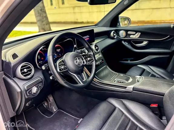 Mercedes-Benz GLC 250 4Matic 2018 - Xe cực mới, đăng ký tên tư nhân