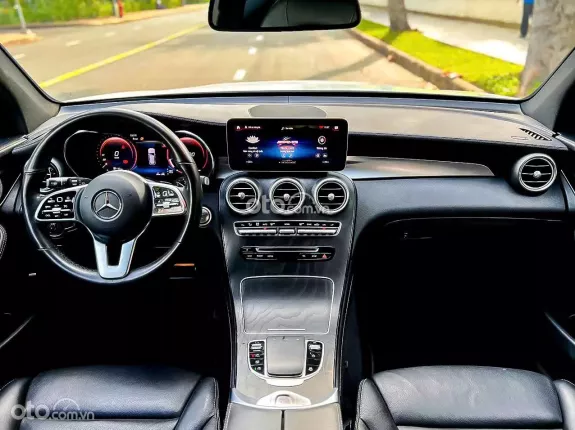 Mercedes-Benz GLC 250 4Matic 2018 - Xe cực mới, đăng ký tên tư nhân
