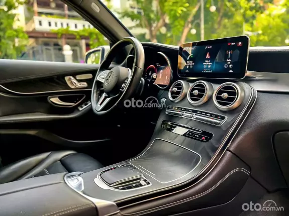 Mercedes-Benz GLC 250 4Matic 2018 - Xe cực mới, đăng ký tên tư nhân