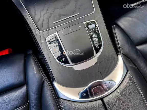 Mercedes-Benz GLC 250 4Matic 2018 - Xe cực mới, đăng ký tên tư nhân