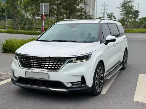 Kia Carnival 2.2D Signature 2023 - Odo 5,7v km, full options