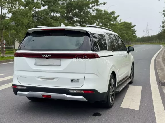 Kia Carnival 2.2D Signature 2023 - Odo 5,7v km, full options