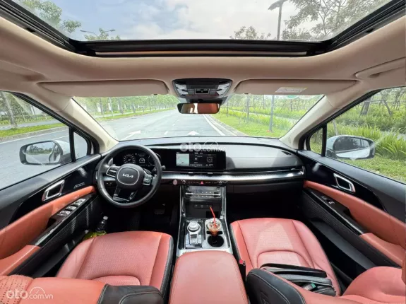 Kia Carnival 2.2D Signature 2023 - Odo 5,7v km, full options