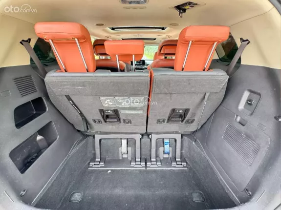 Kia Carnival 2.2D Signature 2023 - Odo 5,7v km, full options