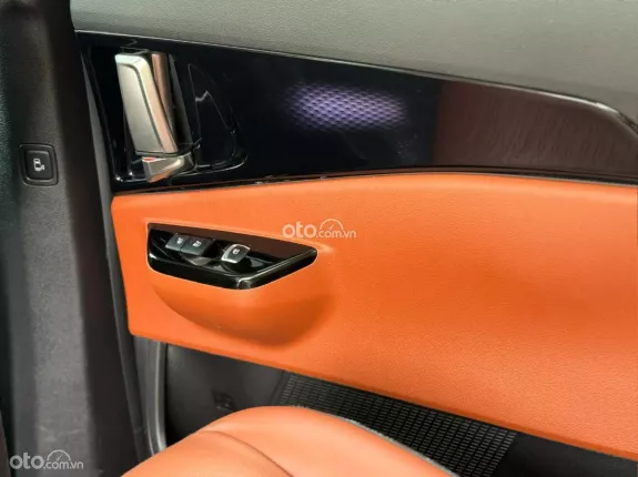 Kia Carnival 2.2D Signature 2023 - Odo 5,7v km, full options