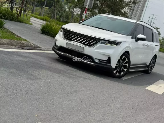 Kia Carnival 2.2D Signature 2023 - Odo 5,7v km, full options