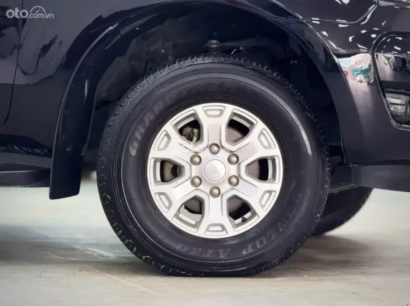 Ford Ranger XLS 2.2 4x2 AT 2019 - Xe lướt nhập khẩu nguyên chiếc từ Thái Lan