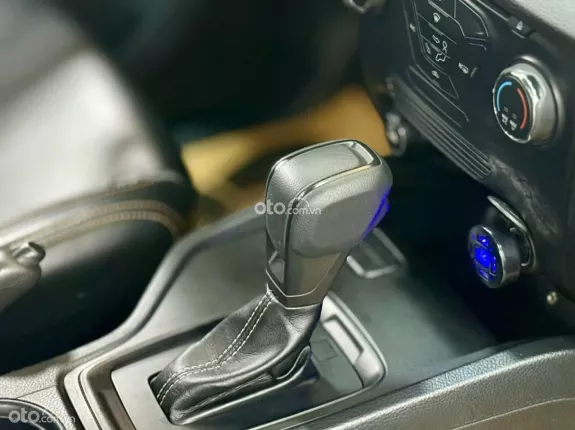 Ford Ranger XLS 2.2 4x2 AT 2019 - Xe lướt nhập khẩu nguyên chiếc từ Thái Lan