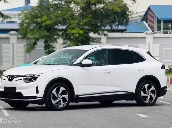 VinFast VF8 Eco 2022 - GF giá chưa trừ xăng điện