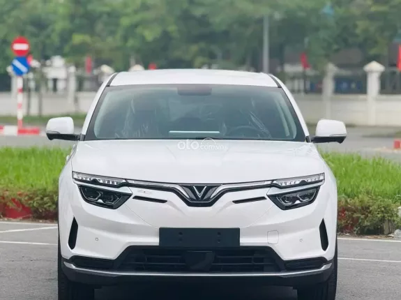 VinFast VF8 Eco 2022 - GF giá chưa trừ xăng điện