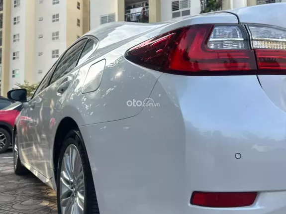 Lexus ES 250 F-Sport 2016 - Lexus ES250 sx 2016 -Nhập Nhật nguyên chiếc. Xe đẹp như mới