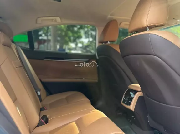 Lexus ES 250 F-Sport 2016 - Lexus ES250 sx 2016 -Nhập Nhật nguyên chiếc. Xe đẹp như mới