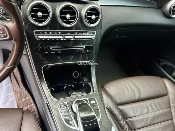 Mercedes-Benz GLC 300 4Matic 2018 - Mercedea GLC300-4Matic sx 2018-Xe đẹp xuất sắc