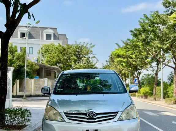 Toyota Innova 2.0E 2010 - Xem xe tại Hà Nội, xe cực đẹp liên hệ hotline em