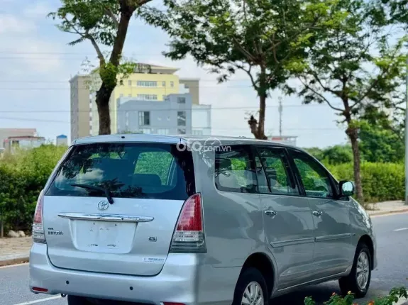 Toyota Innova 2.0E 2010 - Xem xe tại Hà Nội, xe cực đẹp liên hệ hotline em