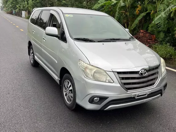 Toyota Innova 2.0E 2015 - Xe tư nhân, hồ sơ cầm tay. Xe đẹp không lỗi, máy số keo chỉ zin. Nội ngoại thất đẹp