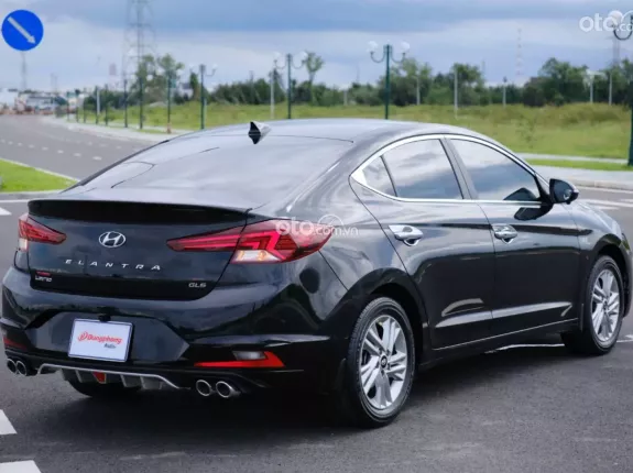 Hyundai Elantra 1.6 AT Đặc biệt 2021 - Xe đẹp siêu lướt, chủ đi ít, rất giữ gìn