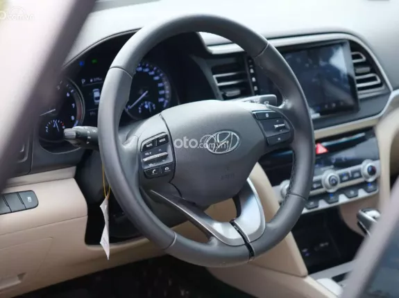 Hyundai Elantra 1.6 AT Đặc biệt 2021 - Xe đẹp siêu lướt, chủ đi ít, rất giữ gìn