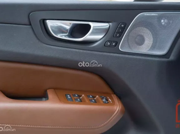 Volvo XC60 Recharge Ultimate 2022 - XC60 T8 - Xe điện hợp lý cho gia đình