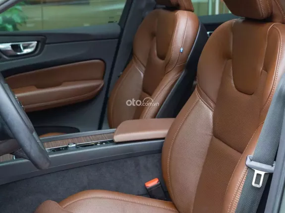 Volvo XC60 Recharge Ultimate 2022 - XC60 T8 - Xe điện hợp lý cho gia đình