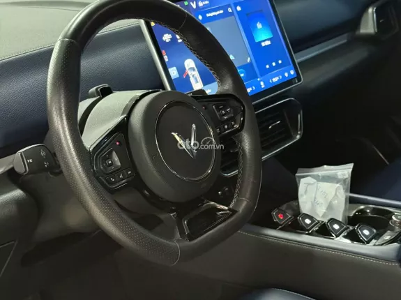 VinFast VF8 Plus 2023 - SUV chạy điện lướt như mới chỉ 765 triệu