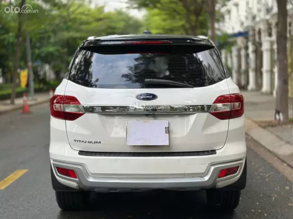 Ford Everest Titanium 2.0 AT 4x2 2017 - Xe SUV 7 chỗ đẹp như mới giá tốt