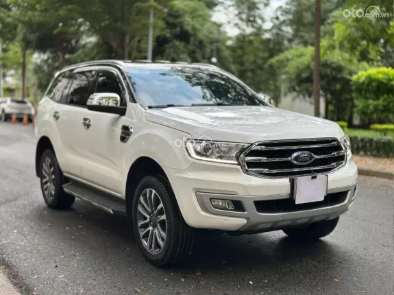 Ford Everest Titanium 2.0 AT 4x2 2017 - Xe SUV 7 chỗ đẹp như mới giá tốt