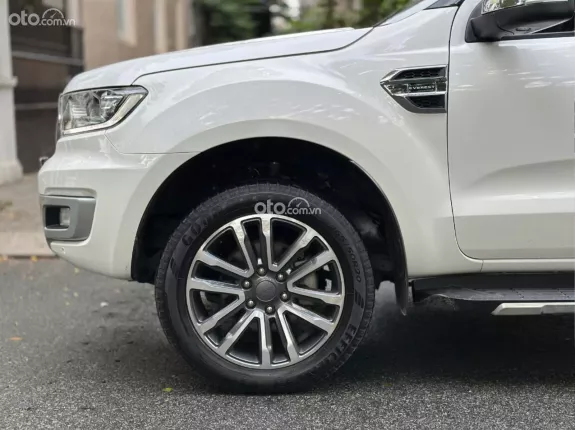 Ford Everest Titanium 2.0 AT 4x2 2017 - Xe SUV 7 chỗ đẹp như mới giá tốt