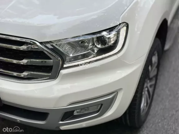 Ford Everest Titanium 2.0 AT 4x2 2017 - Xe SUV 7 chỗ đẹp như mới giá tốt