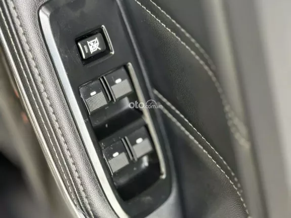 Ford Everest Titanium 2.0 AT 4x2 2017 - Xe SUV 7 chỗ đẹp như mới giá tốt