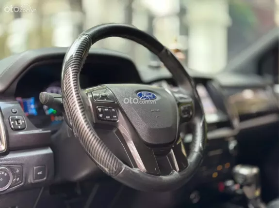 Ford Everest Titanium 2.0 AT 4x2 2017 - Xe SUV 7 chỗ đẹp như mới giá tốt