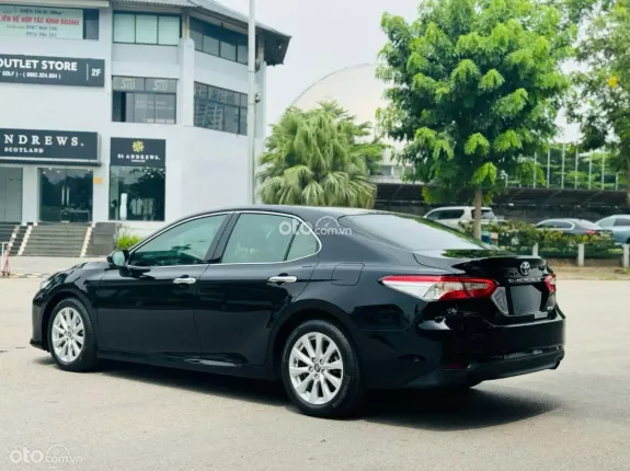 Toyota Camry 2.0G 2019 - Giá bán 750 tr, chủ đi giữ gìn