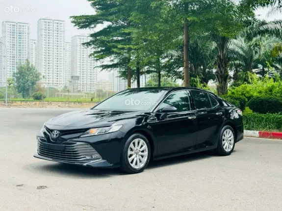 Toyota Camry 2.0G 2019 - Giá bán 750 tr, chủ đi giữ gìn