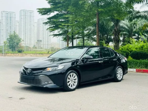Toyota Camry 2.0G 2019 - Giá bán 750 tr, chủ đi giữ gìn