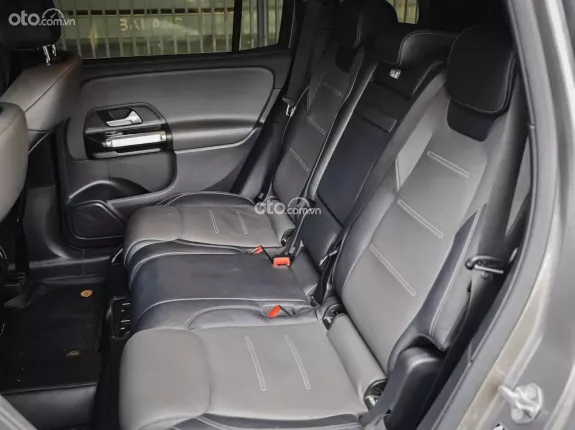 Mercedes-Benz AMG GLB 35 4Matic 2023 - MÀU XÁM TITAN - 7 CHỖ