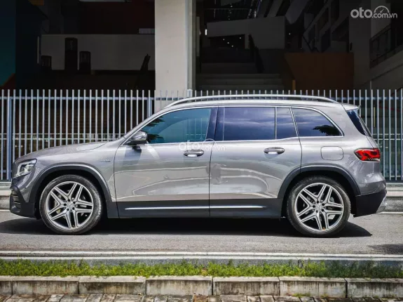 Mercedes-Benz AMG GLB 35 4Matic 2023 - MÀU XÁM TITAN - 7 CHỖ