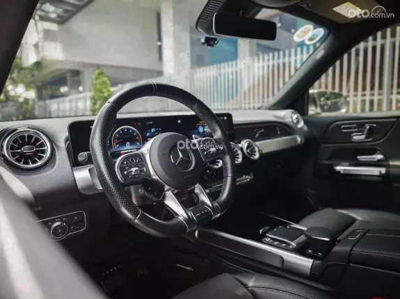Mercedes-Benz AMG GLB 35 4Matic 2023 - MÀU XÁM TITAN - 7 CHỖ