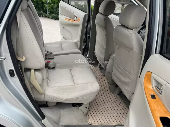 Toyota Innova 2.0G 2010 - Xe tư nhân một chủ Xe đẹp không lỗi, máy số keo chỉ zin. Nội ngoại thất đẹp