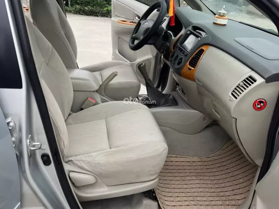 Toyota Innova 2.0G 2010 - Xe tư nhân một chủ Xe đẹp không lỗi, máy số keo chỉ zin. Nội ngoại thất đẹp