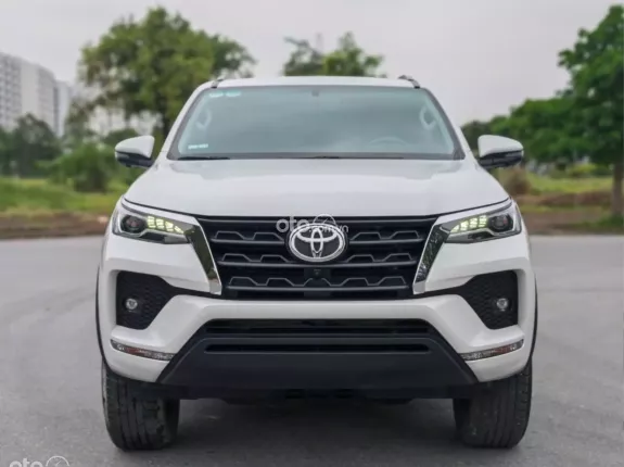 Toyota Fortuner 2.7V 2022 - Odo 3.2v cực đẹp
