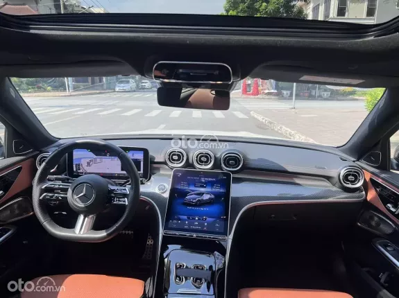 Mercedes-Benz C300 AMG 2023 - TRẮNG NÂU CỰC ĐẸP