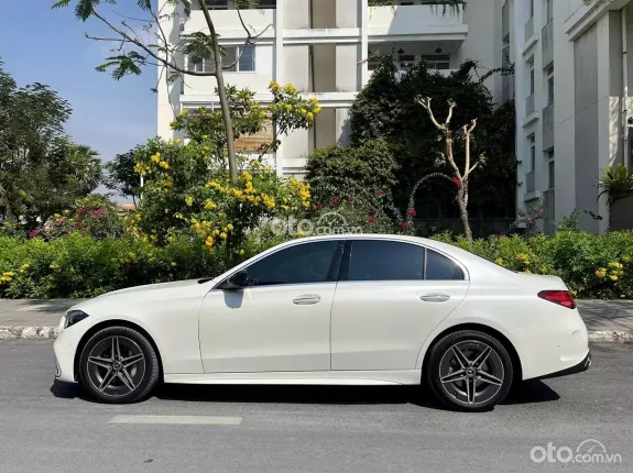 Mercedes-Benz C300 AMG 2023 - TRẮNG NÂU CỰC ĐẸP