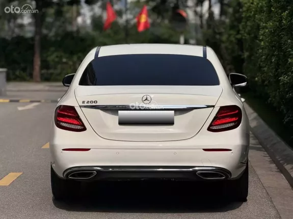 Mercedes-Benz E200 2.0 I4 2017 - TRẮNG NÂU SIÊU ĐẸP