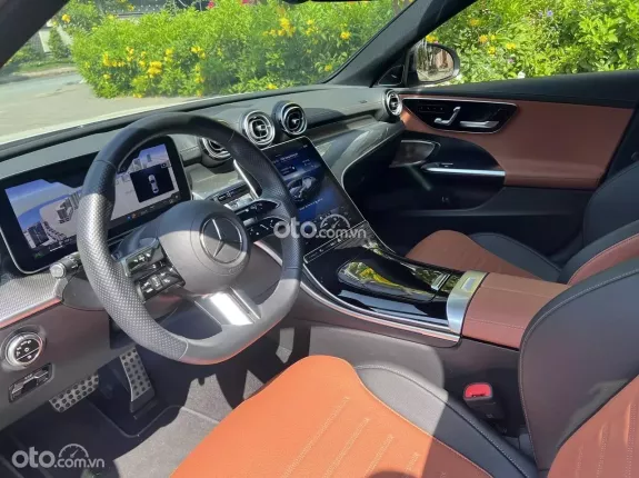 Mercedes-Benz C300 AMG 2023 - TRẮNG NÂU CỰC ĐẸP