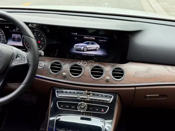 Mercedes-Benz E200 2.0 I4 2017 - TRẮNG NÂU SIÊU ĐẸP