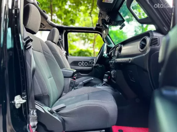 Jeep Wrangler Sport 2020 - Huyền thoại off-road – Biểu tượng đường trường